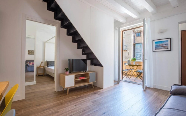 Le Niche Holiday Home With Balcony