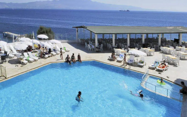 Club Acacia Hotel