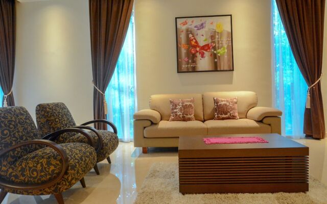 3 Bedrooms Premium Sudirman Residence by Travelio