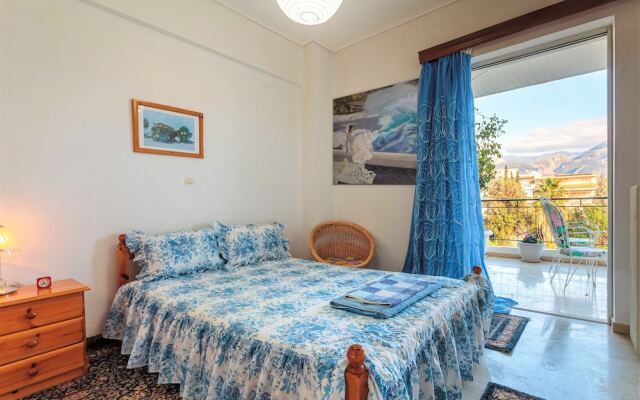 Bright Comfy Flat near Beach & City Center