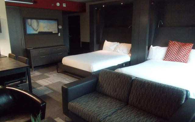 Grand Times Hotel Sherbrooke