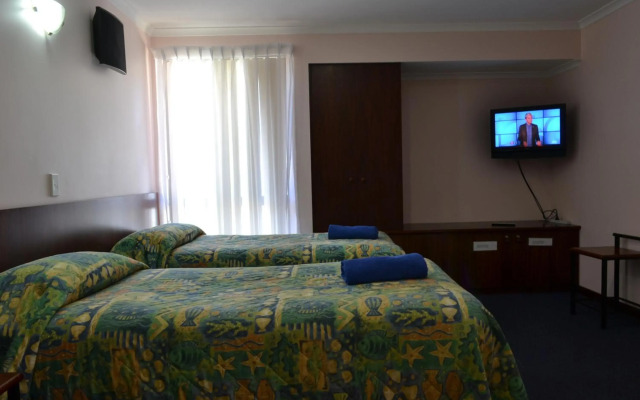 Dolphin Lodge