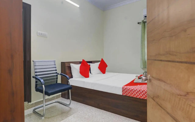 OYO 70303 S V Residency Kajaguda