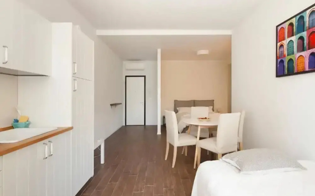 Largo Molina Studio II by Wonderful Italy