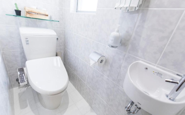 パームヴィラ-貸切プライベート-最大10名様のバケーションステイ-駐車場付き – Bathroom – Yaese