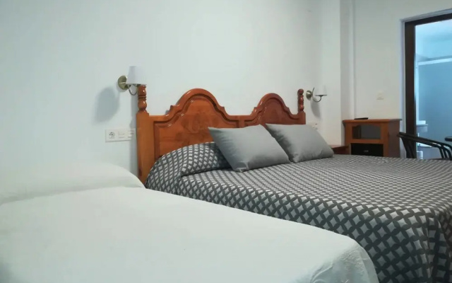 Hostal y Apartamento Rural Los Naranjos