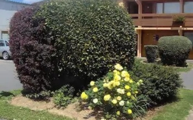 Hôtel Grill Le Coudray-Montceaux