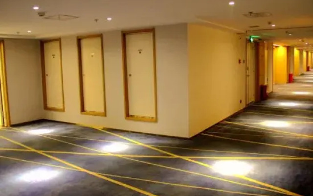 Starway Hotel