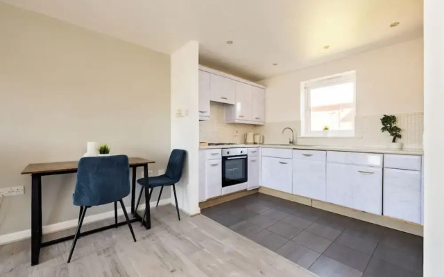 2 Bedrooms Apartment in Wembley