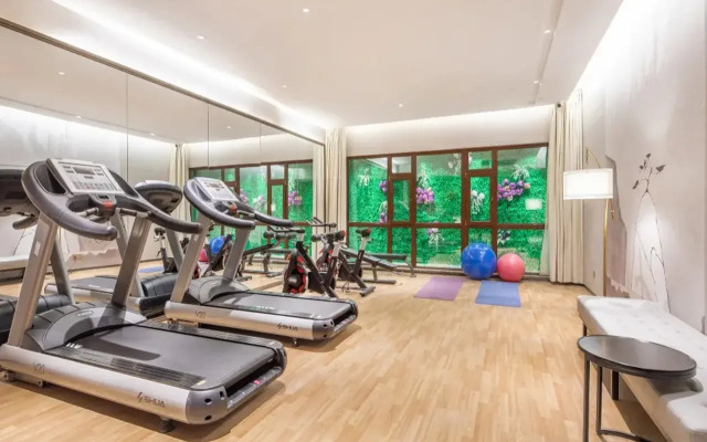 Echeng Hotel (Changchun Yiqi, West High-speed Railway Station)