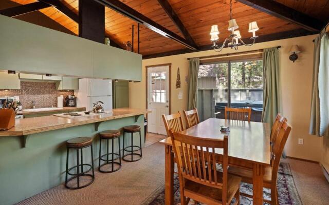 7 Grizzly-AC-Hot Tub-2BR/2BA