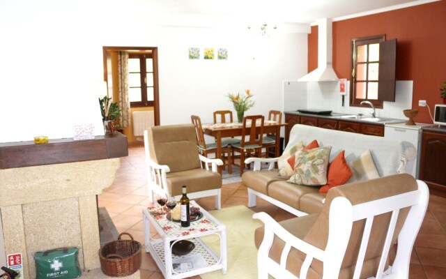 House With 2 Bedrooms in Camacha, With Wonderful Mountain View, Enclos