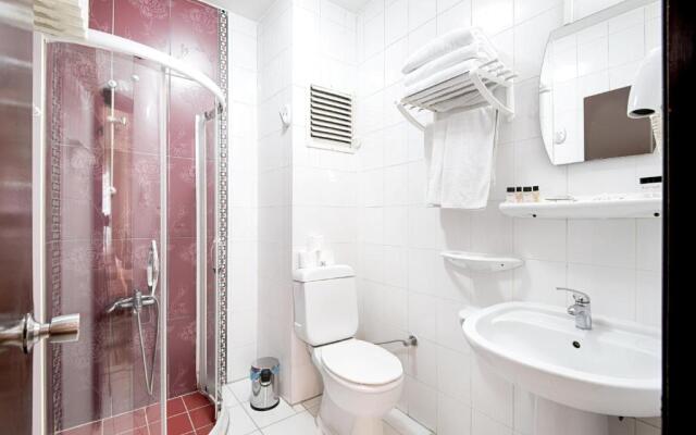 Di̇nar Hotel