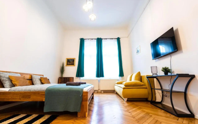 Palace Quarter Suite