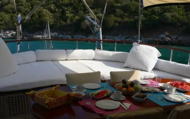 Boat Onelli