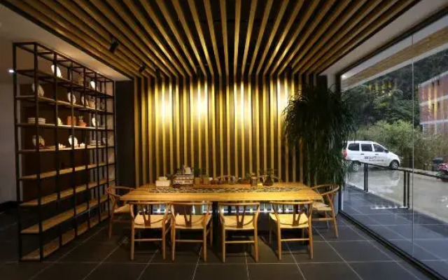1Q84 Tree HostelYangshuo 1Q84 Yijia Homestay (Songcheng Qiangu Scenery District Branch)