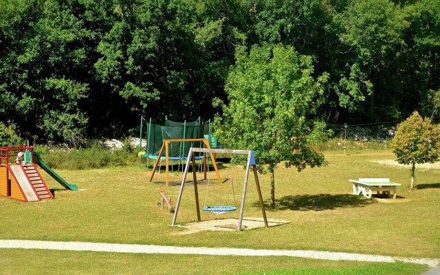 Garden-view Holiday Home Surrounded by Nature