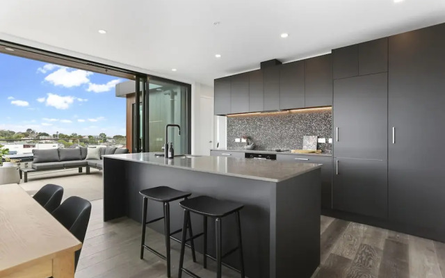 Enfield Sky- Brand New Penthouse