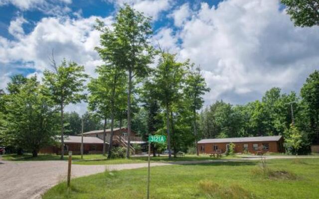 Madawaska Lodge-Camping Cabins