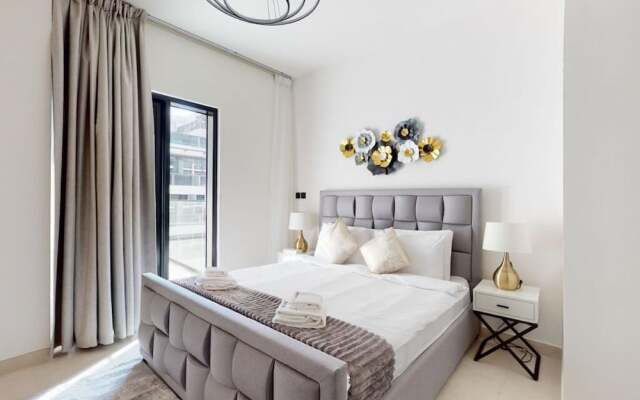 Luxury 3BR Designer Retreat with Parking