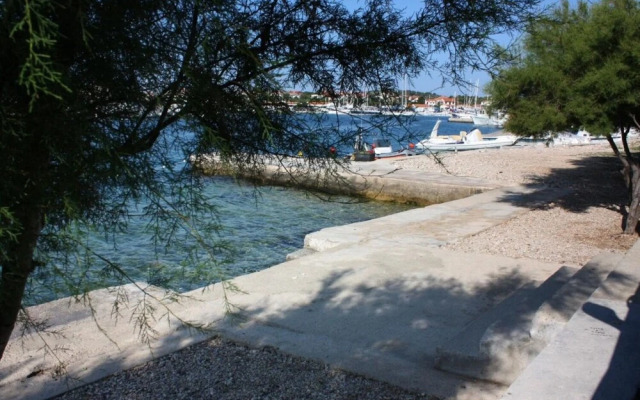 Slavica - Free Parking - A1 Mali