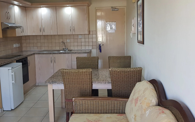 Senator Hotel Apartments - Adults Only