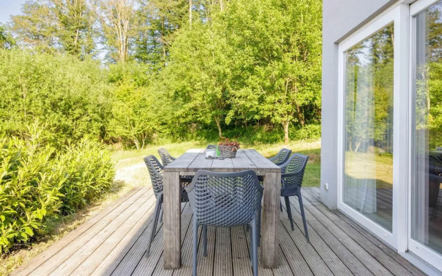 Nature Park Hillside Bungalow