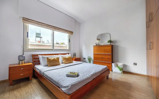 Lena Court - Spacious 3bdr, City Views