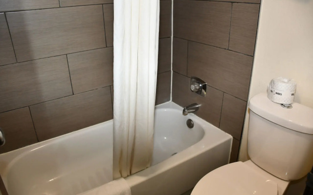 Stillwater Inn & Suites
