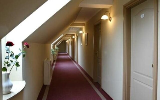 Old Lake Golf Hotel