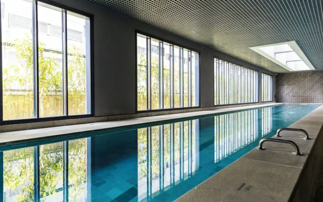 Piscina- academia- AC - Brazilian Corner