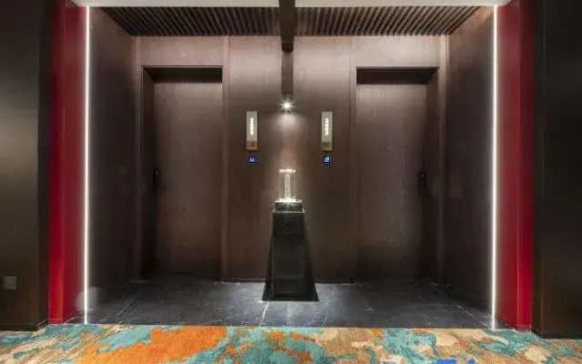 QIANNAHOTEL SPLENDOR（Zhengzhou East Railway Station Longzihu University District）