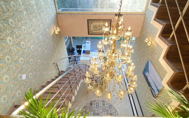 Rozan Jaai Orchard Hotel