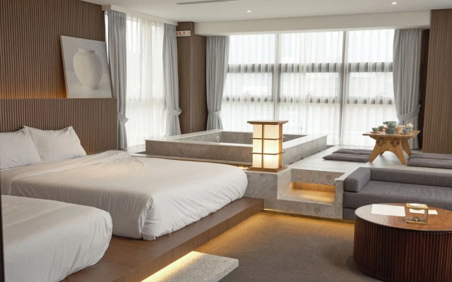 UH Suite The Myeongdong