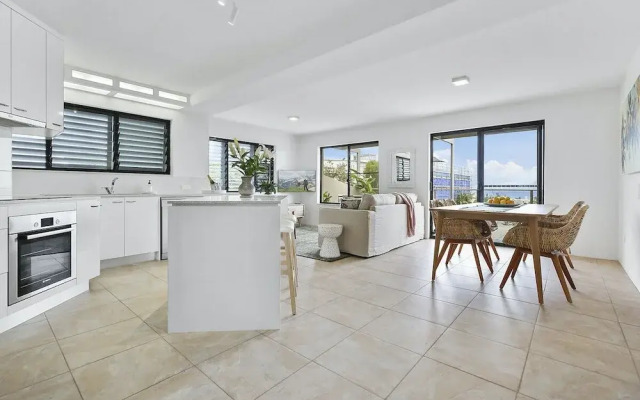 Crystal Shores Sunshine Beach