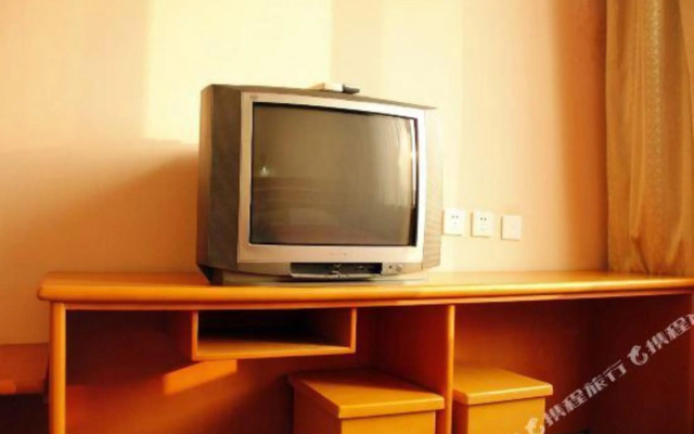 Homeinn Ease Hotel (Weihai Stadium Harbin Institute of Technology)