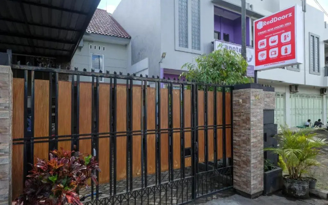 RedDoorz Syariah near Kampus UNSOED Purwokerto