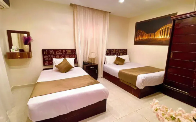 Nemes Pyramids View INN