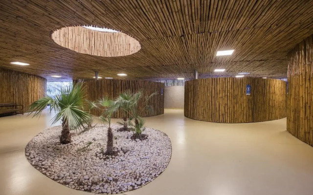 Hu Park Albatros Village