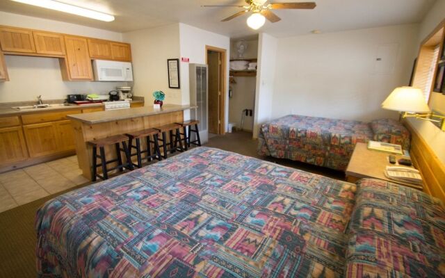 Thunderbird Lodge