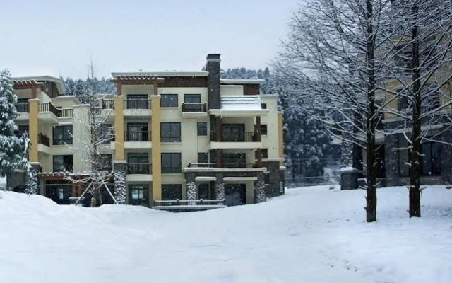 Mount Emei Qilingping Hot Spring Hotel