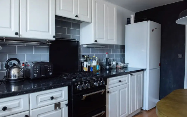 Lovely 2 Bedroom Flat in Heart of Stoke Newington