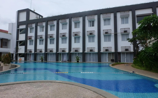 Front One Akshaya Hotel Karawang