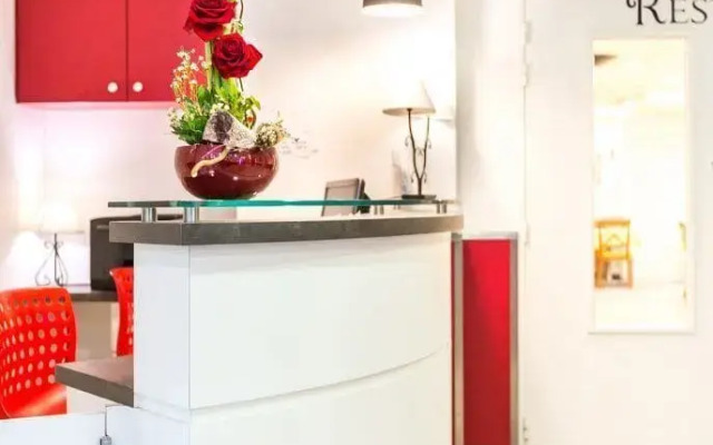 Hotel Notre- Dame de France