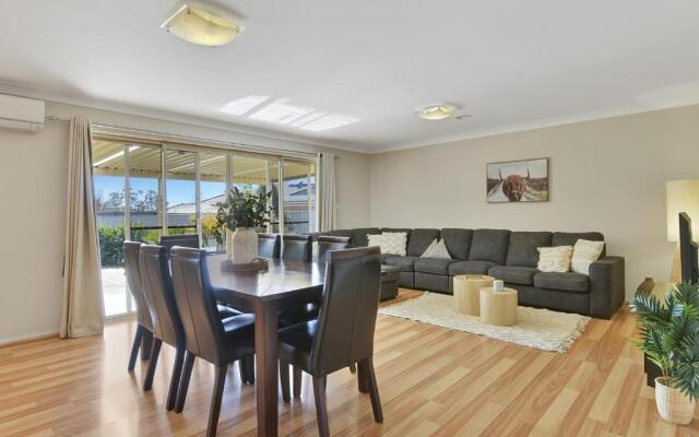 Terrific Taloumbi, Cosy & Spacious, Free Wifi
