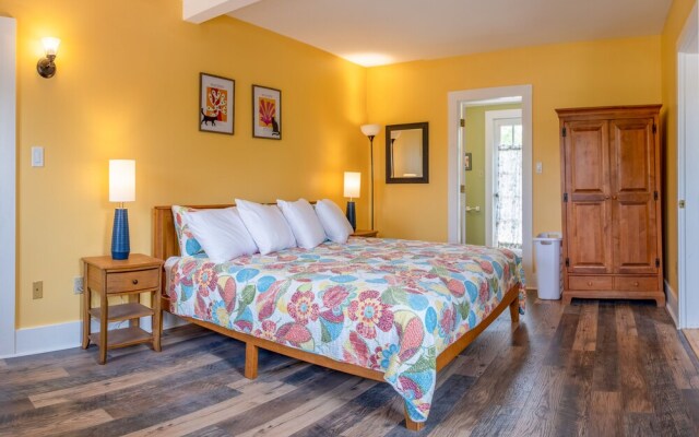 Historic 2 Cats Inn
