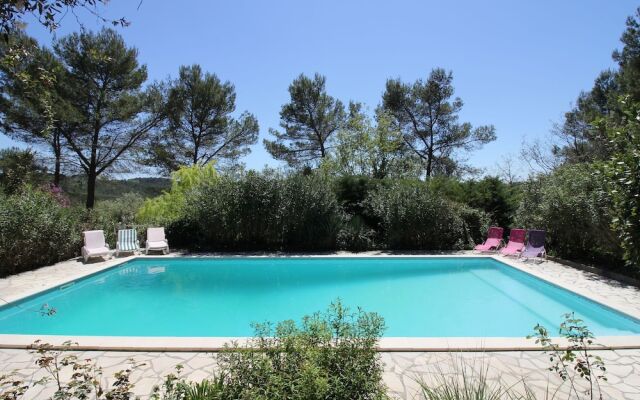 Spacious Villa With Private Pool in the Heart of Provence!
