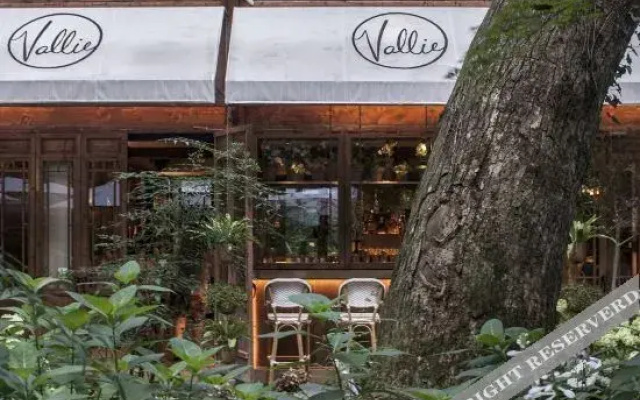 Vallie Hotel