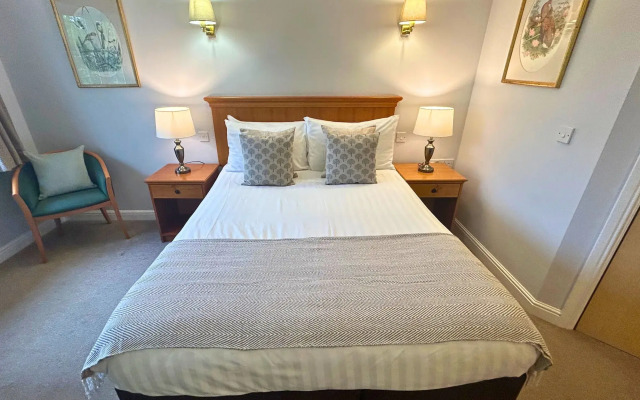 New Forest Lodge
