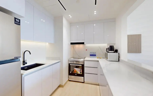 Primestay - 2BR in Binghatti Crest - JVC